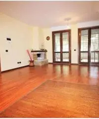 Vendita Trilocale da 80mq con garage Vendita Trilocale da 80mq con garage