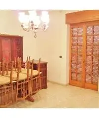 Casa singola angolare con box Casa singola angolare con box