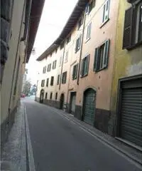 Alzano Lombardo Centro - Monolocale Ristrutturato: Alzano Lombardo Centro - Monolocale Ristrutturato: