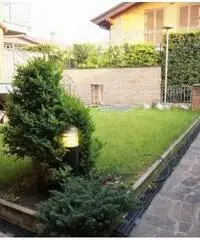 PRESEZZO, in complesso residenziale, RECENTE TRILOCALE CON TAVERNA E BOX DOPPIO PRESEZZO, in complesso residenziale, RECENTE TRILOCALE CON TAVERNA E BOX DOPPIO