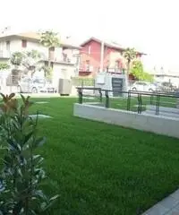 Seriate Trilocale con giardino € 195.000 T3321iH Seriate Trilocale con giardino € 195.000 T3321iH