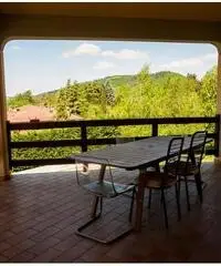 CALDERINO VILLA CON GIARDINO CALDERINO VILLA CON GIARDINO