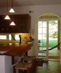 VENDESI VILLA INDIPENDENTE A CALDERINO VENDESI VILLA INDIPENDENTE A CALDERINO
