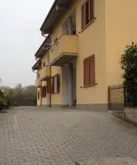 VILLETTA A SCHIERA VILLETTA A SCHIERA