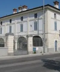 GOTTOLENGO in un Palazzo del '700 bel bilocale arredato GOTTOLENGO in un Palazzo del '700 bel bilocale arredato