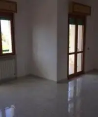 Vendita Cinque locali in via Venezia Vendita Cinque locali in via Venezia
