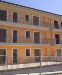 BELPASSO BORRELLO N. COSTRUZIONE AL 1° PIANO ASCENS. CON GARAGE 20 MQ BELPASSO BORRELLO N. COSTRUZIONE AL 1° PIANO ASCENS. CON GARAGE 20 MQ