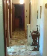 Canalicchio Ykebana appartamento 4 vani+garage e servizi Canalicchio Ykebana appartamento 4 vani+garage e servizi
