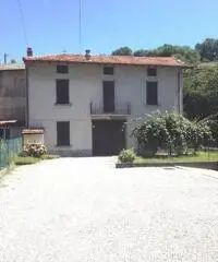 CASA INDIPENDENTE di 260 mq (PONTE LAMBRO) rif. 632 CASA INDIPENDENTE di 260 mq (PONTE LAMBRO) rif. 632