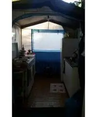 Roulotte 4 posti con veranda e cucinotto Roulotte 4 posti con veranda e cucinotto