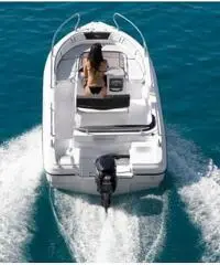 RANIERI INT. VOYAGER 19 S PACKAGE CON YAMAHA 40 HP RANIERI INT. VOYAGER 19 S PACKAGE CON YAMAHA 40 HP