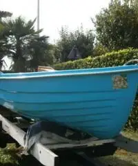 barca a motore ALTRO a remi anno 2005 lunghezza mt 4 barca a motore ALTRO a remi anno 2005 lunghezza mt 4