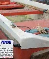 barca a motore 7 MARI RESINA anno 90 lunghezza mt 410 barca a motore 7 MARI RESINA anno 90 lunghezza mt 410