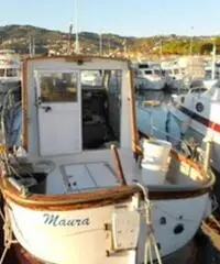 barca a motore ZONA NEUTRA mare anno 1994 lunghezza mt 750 barca a motore ZONA NEUTRA mare anno 1994 lunghezza mt 750