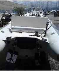 gommone Novurania 360 delux anno 2014 lunghezza mt 3,6 gommone Novurania 360 delux anno 2014 lunghezza mt 3,6