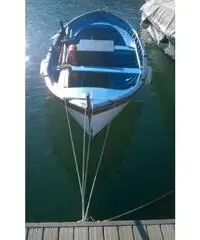 VENDO GOZZO IN LEGNO METRI 5 VENDO GOZZO IN LEGNO METRI 5