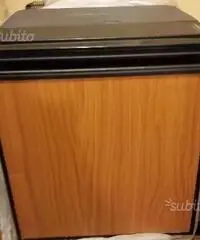 Frigorifero vitrifrigo per barca con compressore e gas Frigorifero vitrifrigo per barca con compressore e gas