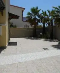 Villa di 8 locali in Vendita Villa di 8 locali in Vendita