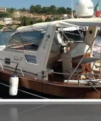 barca a motore APREA MARE 10 cabin anno 2001 lunghezza mt 10,3 barca a motore APREA MARE 10 cabin anno 2001 lunghezza mt 10,3