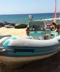 gommone Capelli LANCER 600 anno 2000 lunghezza mt 6 gommone Capelli LANCER 600 anno 2000 lunghezza mt 6