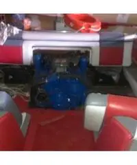 COMODA E CONFORTEVOLE BARCA A MOTORE,  6 POSTI OTTIMO STATO COMODA E CONFORTEVOLE BARCA A MOTORE,  6 POSTI OTTIMO STATO