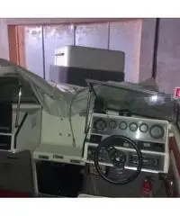 COMODA E CONFORTEVOLE BARCA A MOTORE,  6 POSTI OTTIMO STATO COMODA E CONFORTEVOLE BARCA A MOTORE,  6 POSTI OTTIMO STATO