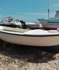 Lancia, barca 4.90 vendo o scambio con moto Lancia, barca 4.90 vendo o scambio con moto