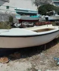 Lancia, barca 4.90 vendo o scambio con moto Lancia, barca 4.90 vendo o scambio con moto