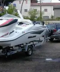 barca a motore SEA DOO SPEEDSTER 200 2 X 255CV anno 2011 lunghezza mt 6,2 barca a motore SEA DOO SPEEDSTER 200 2 X 255CV anno 2011 lunghezza mt 6,2