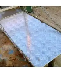 Passerella d'imbarco in acc. inox basculante Passerella d'imbarco in acc. inox basculante