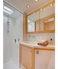 Noleggio barca catamarano in Grecia Media Ship Charter Noleggio barca catamarano in Grecia Media Ship Charter