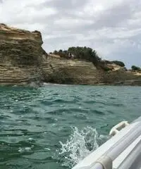 NOLEGGIO BARCA GOMMONE ESCURSIONI SICILIA AVOLA SKIPPER TOUR NOLEGGIO BARCA GOMMONE ESCURSIONI SICILIA AVOLA SKIPPER TOUR