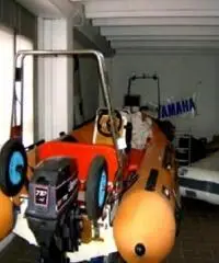 GOMMONE CON CARENA IN VTR BAT 5 WEEK END