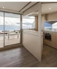 FERRETTI 690 FERRETTI 690