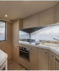 FERRETTI 690 FERRETTI 690