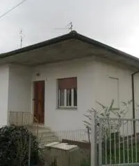 CASA INDIPENDENTE  DA RISTRUTTURARE CASA INDIPENDENTE  DA RISTRUTTURARE
