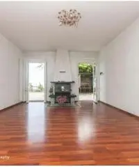 Lavagna: nel verde, sospesa tra cielo e mare, villa indipendente con giardino e vista mare Lavagna: nel verde, sospesa tra cielo e mare, villa indipendente con giardino e vista mare