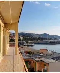 Vendita Cinque locali in Corso Orazio Raimondo Vendita Cinque locali in Corso Orazio Raimondo