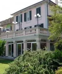 Vendita Villa in Via Edmondo de Amicis Vendita Villa in Via Edmondo de Amicis