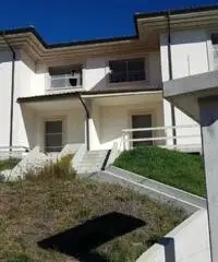 Vendita Villa da 270mq con due garage Vendita Villa da 270mq con due garage