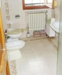MODENA Zona Musicisti App.to Signorile di 210mq 3matrimoniali 2 bagni MODENA Zona Musicisti App.to Signorile di 210mq 3matrimoniali 2 bagni