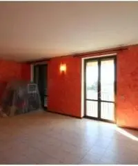 Sulbiate Inferiore: Vendita Trilocale in Piazza Castello