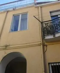 rifITI 024-av 142 - Stabile/Palazzo in Vendita a Giugliano in Campania di 400 mq