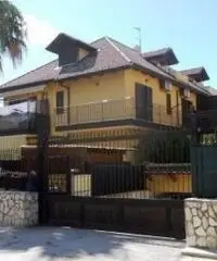 VARCATURO CENTRO BILOCALE 55 mq CON BOX IN PARCO € 75.000