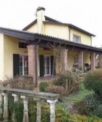 Vendita Villa da 345mq con due garage Vendita Villa da 345mq con due garage
