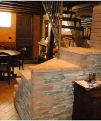 SPLENDIDO RUSTICO IN SASSO RISTRUTTURATO RECENTEMENTE E GIARDINO