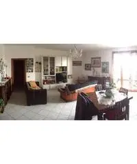 APPARTAMENTO di 4 vani e di 100 mq (POGGIO A CAIANO) APPARTAMENTO di 4 vani e di 100 mq (POGGIO A CAIANO)