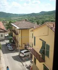 APPARTAMENTO di 4 vani e di 90 mq (CARMIGNANO) APPARTAMENTO di 4 vani e di 90 mq (CARMIGNANO)
