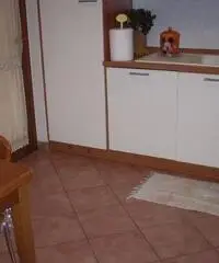 APPARTAMENTO di 4 vani e di 92 mq (CARMIGNANO) APPARTAMENTO di 4 vani e di 92 mq (CARMIGNANO)