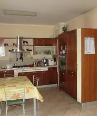 APPARTAMENTO di 4 vani e di 86 mq (PRATO) APPARTAMENTO di 4 vani e di 86 mq (PRATO)
